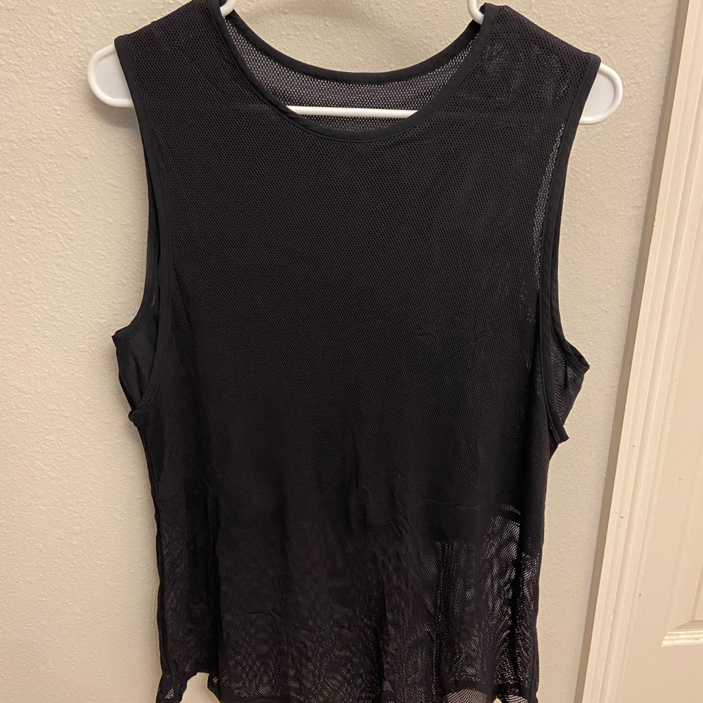 BLACK LULULEMON MESH TANKTOP SIZE 8